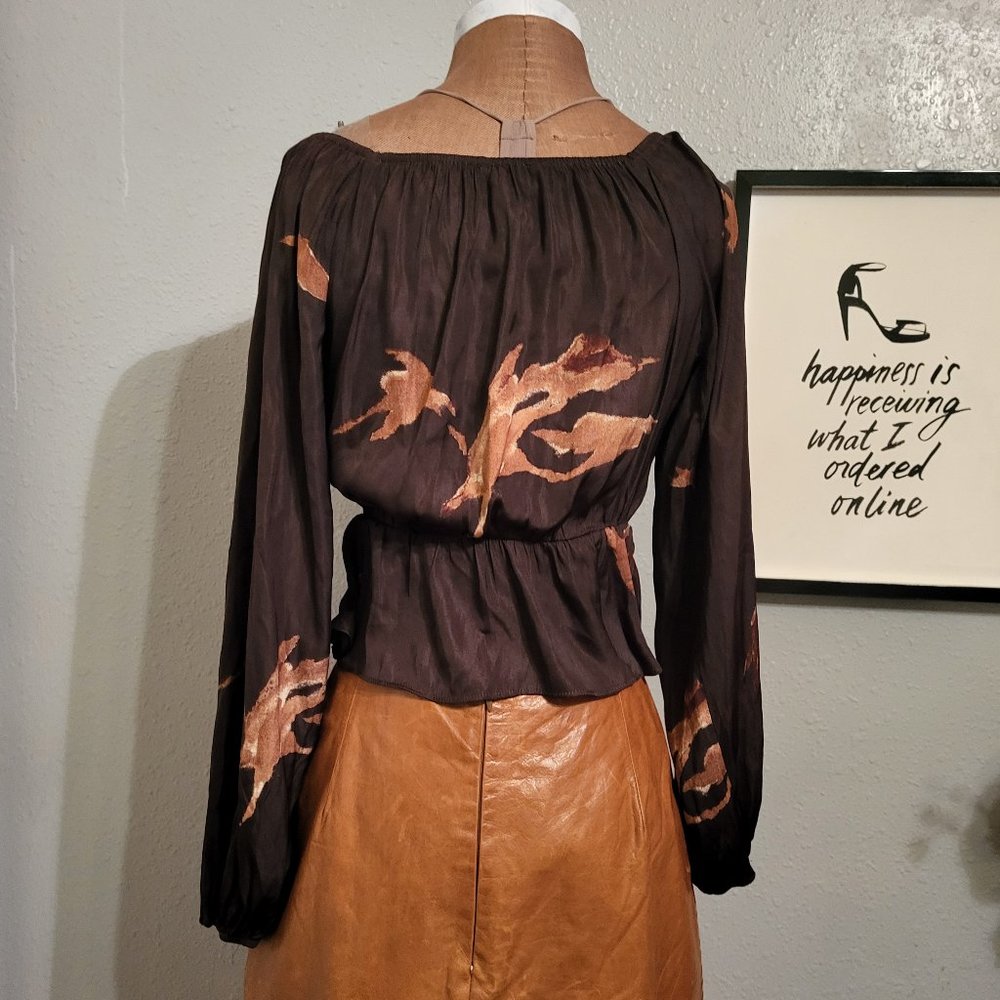 Grade & Gather Wisp Print Aubergine Satin Peplum Top - Picture 3 of 10